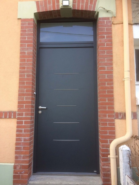 Porte-dentree-BelM-aluminium-ALINEA-avec-imposte-Cherbourg-copie.jpg