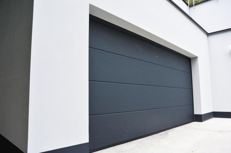 Bien choisir sa porte de garage à Cherbourg-en-Cotentin, nos conseils